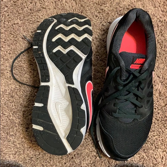 Nike running shoes - Picture 2 of 3